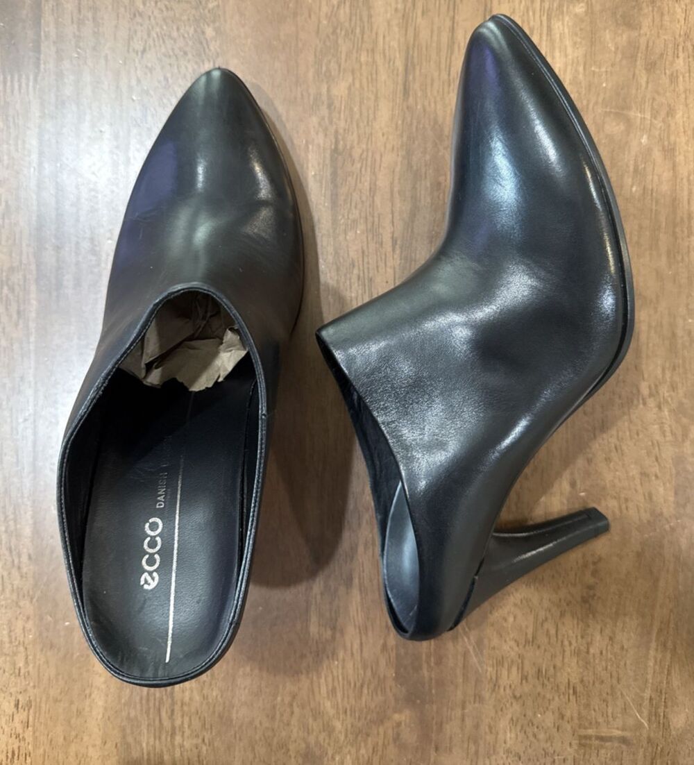 Ecco Black Leather Pointed Toe Mule Heels 3.5" Slip On Minimalist Chic Size 7 38